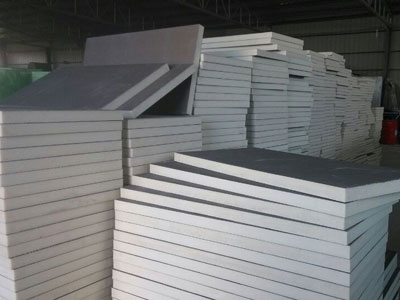 硬泡聚氨酯復合板定制有什么優(yōu)點？